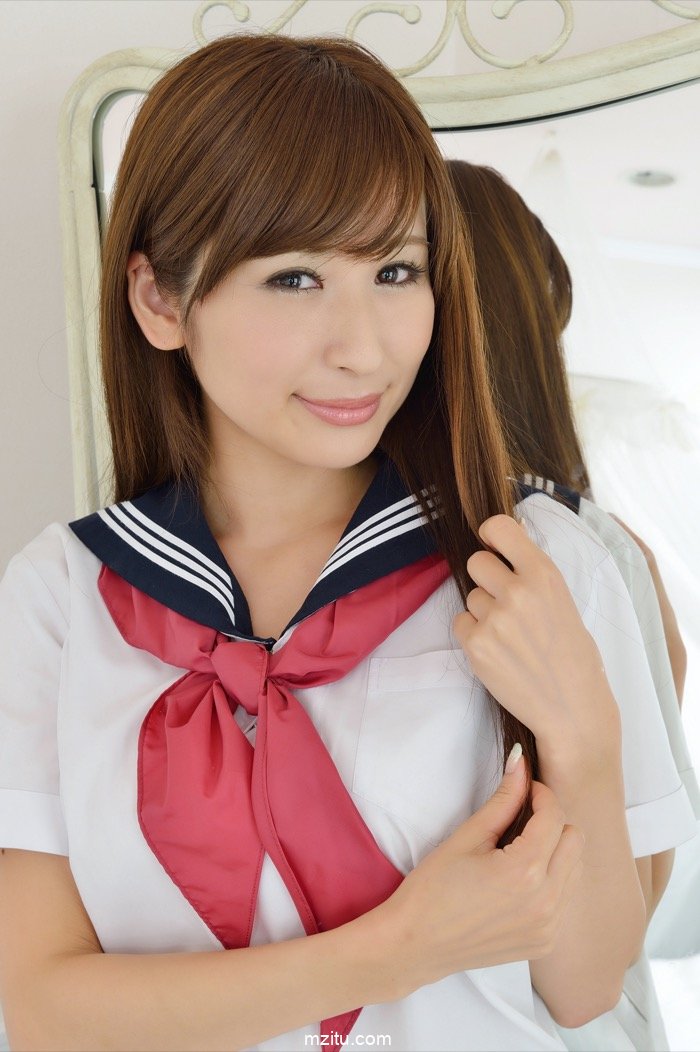 日本校花真甜美，教室撩裙诱人鼻血(22)