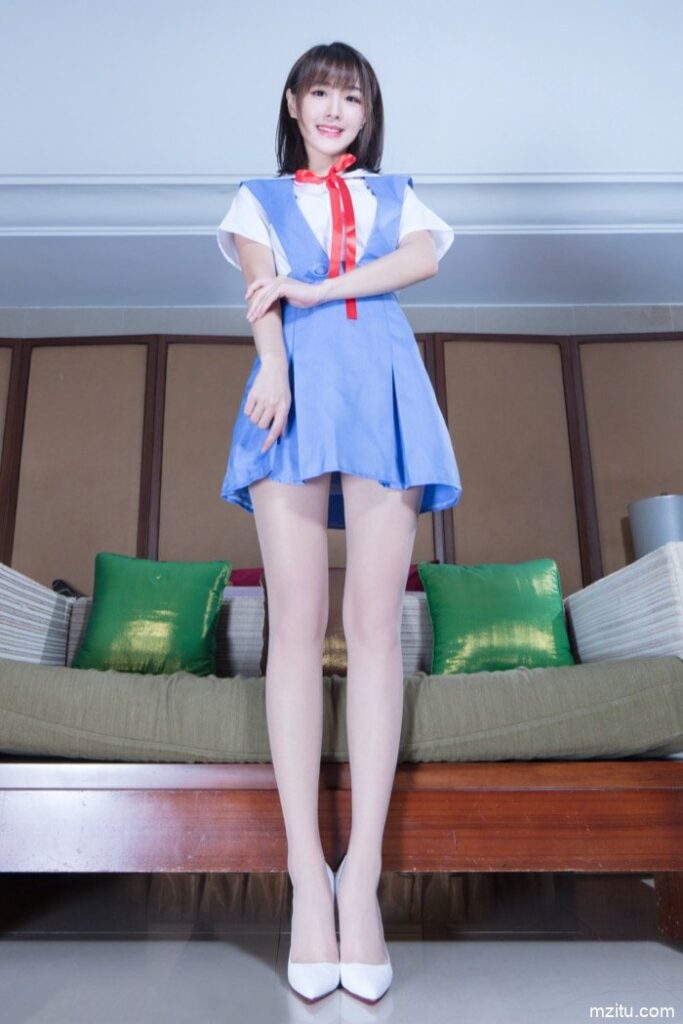 台湾妹子好甜美，一双大白腿让人移不开眼！-猫爪图