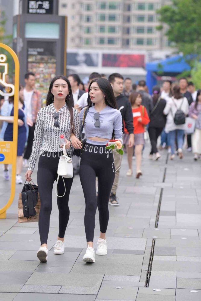 【免费】逛街的两个瑜伽裤姑娘【40P】04030-猫爪图