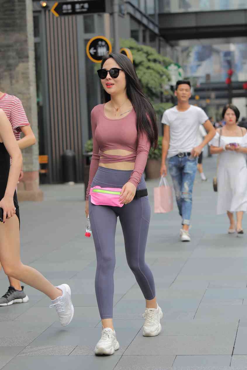 【免费】戴墨镜的时尚女孩【57P】04024-好看哟