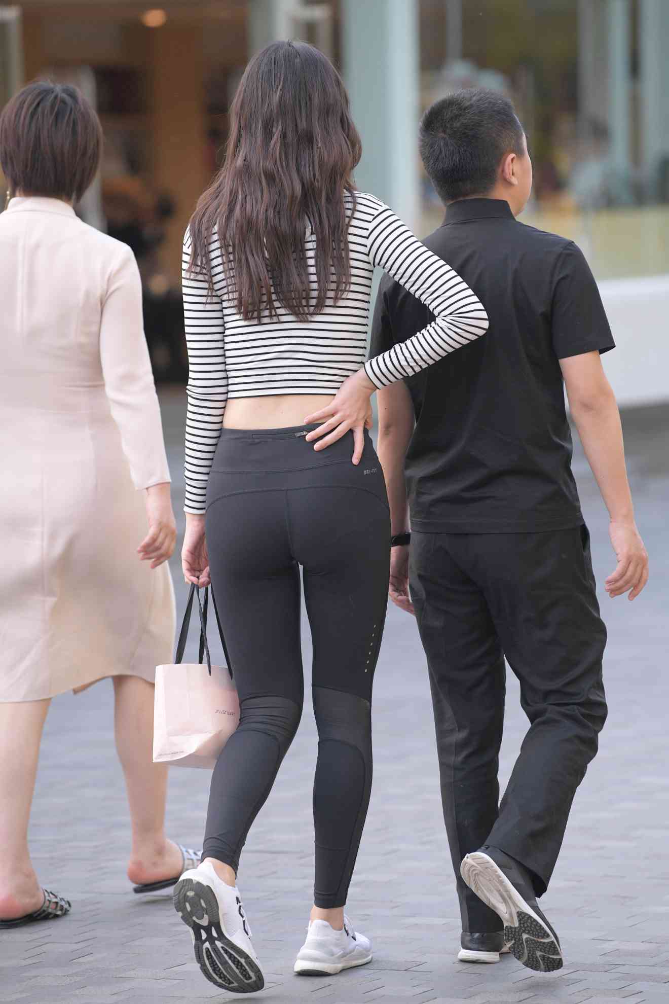 图片[3]-【免费】逛街的瑜伽裤女人【23P】04033-好看哟