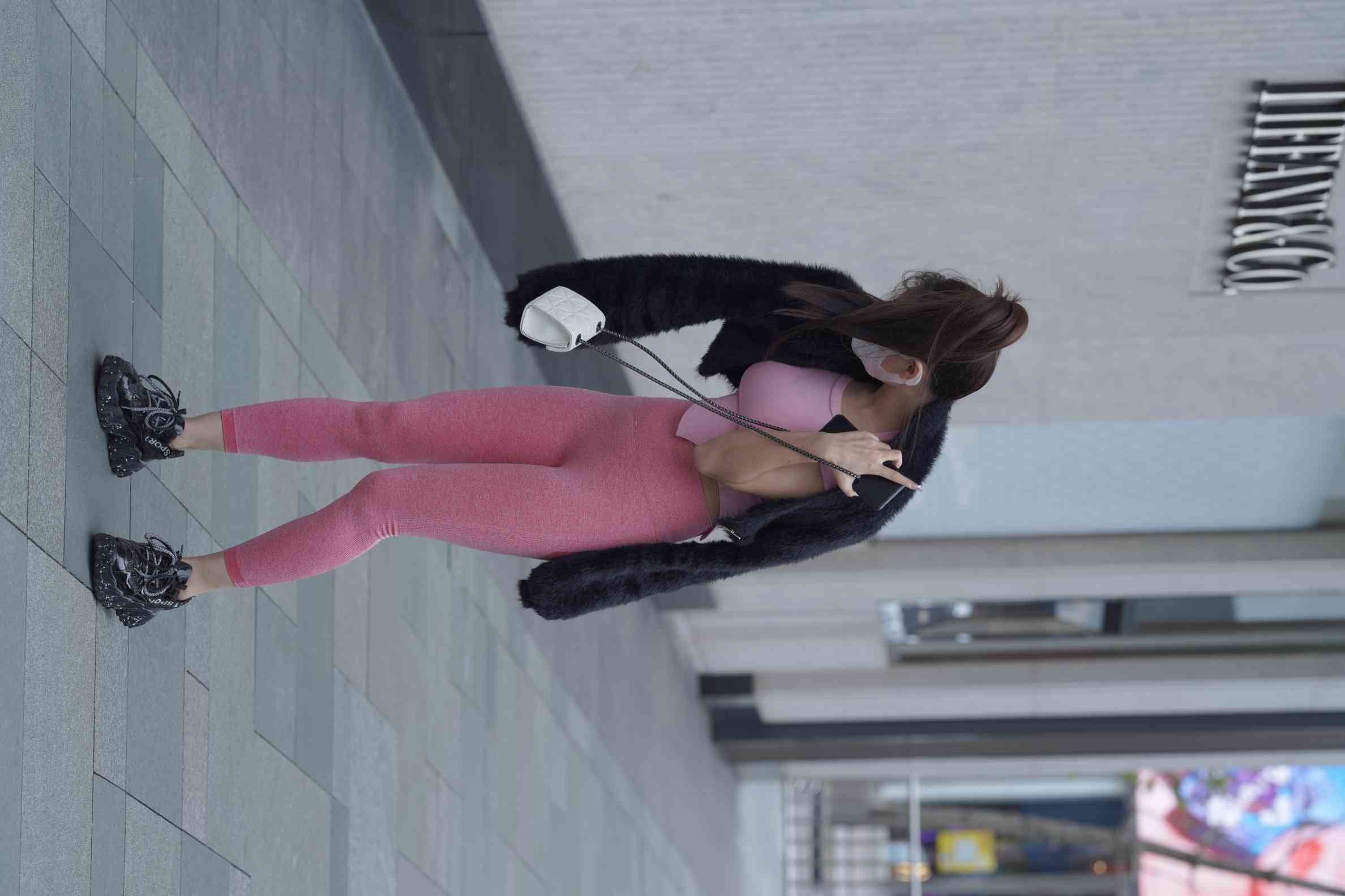 图片[3]-粉红色瑜伽裤的眼镜妹妹【93P】04019-好看哟