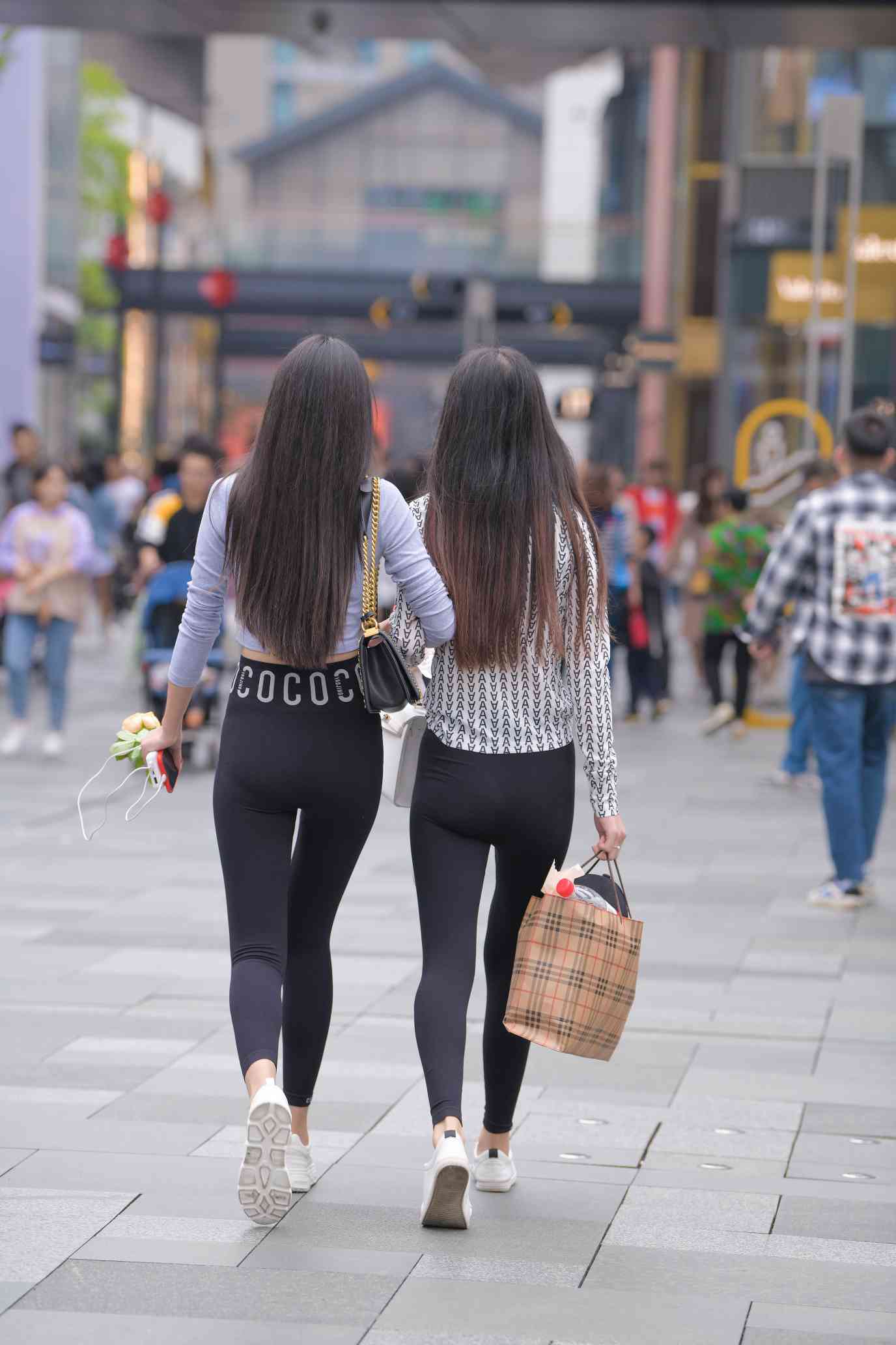 图片[4]-【免费】逛街的两个瑜伽裤姑娘【40P】04030-好看哟