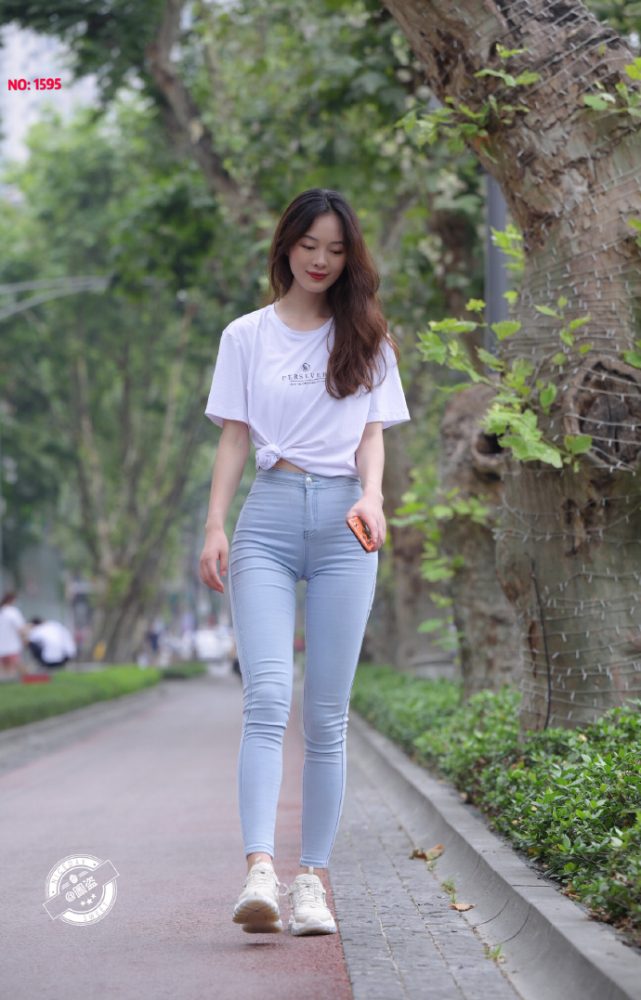 个子非常高的紧身牛仔裤女孩J2065 879P1V-25.5GB-好看哟