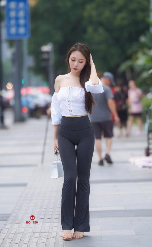 身材非常哇塞的瑜伽裤女孩  J1333 521P6V-21.6GB-好看哟