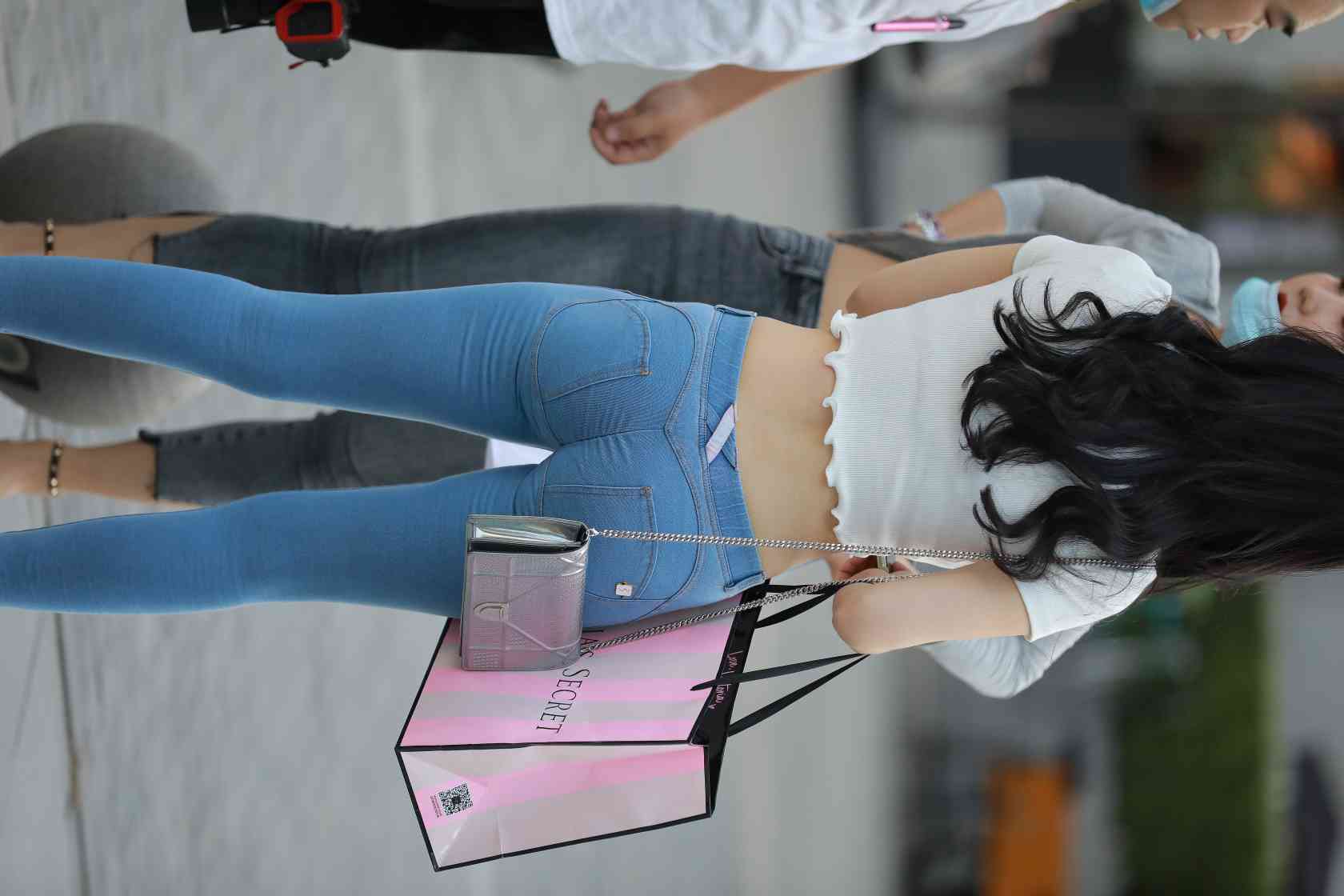 图片[5]-非常漂亮的紧身牛仔裤女孩【115P】04016-好看哟