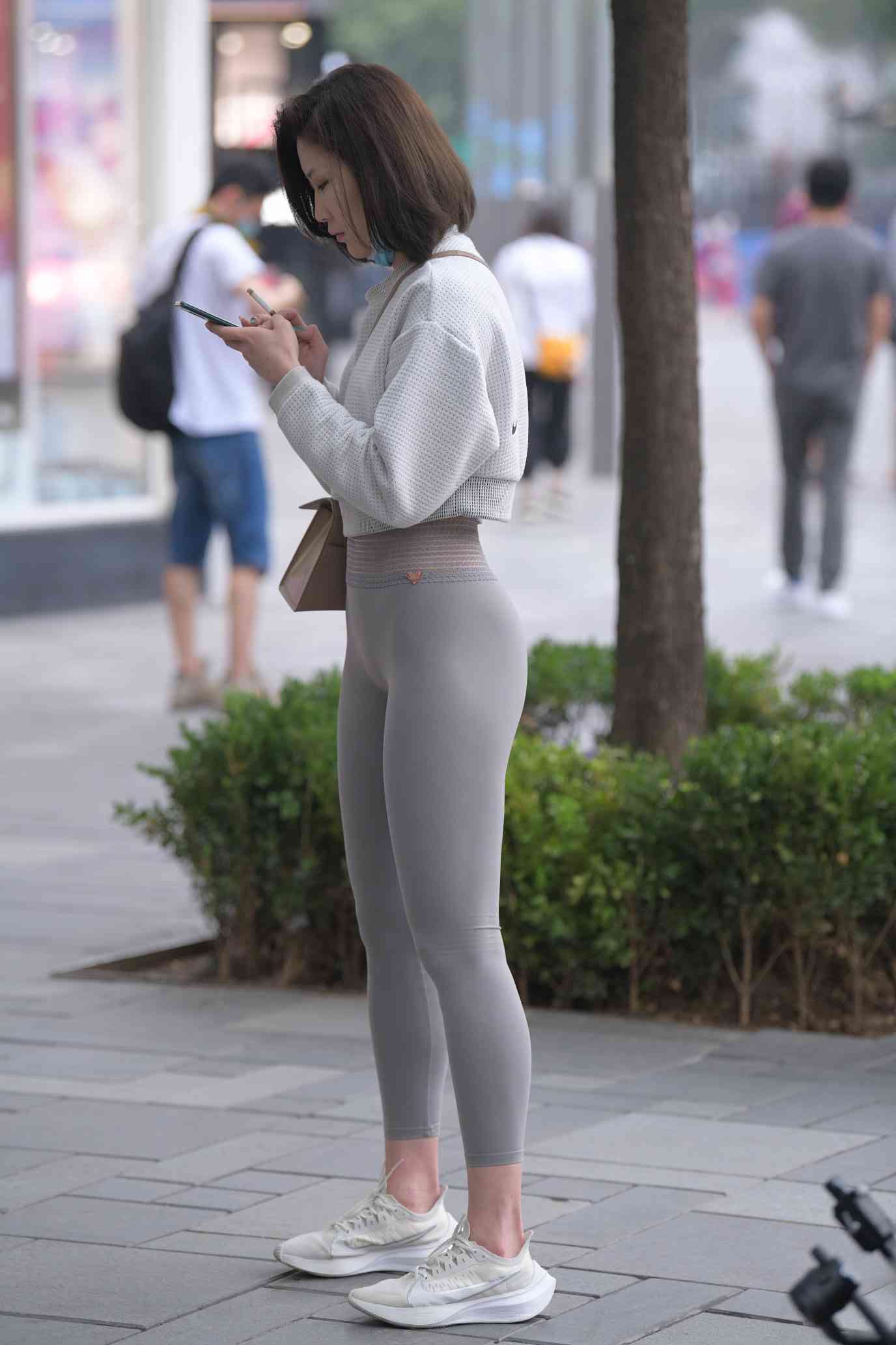 图片[1]-身材很好的短发瑜伽裤姑娘【157P】04015-好看哟