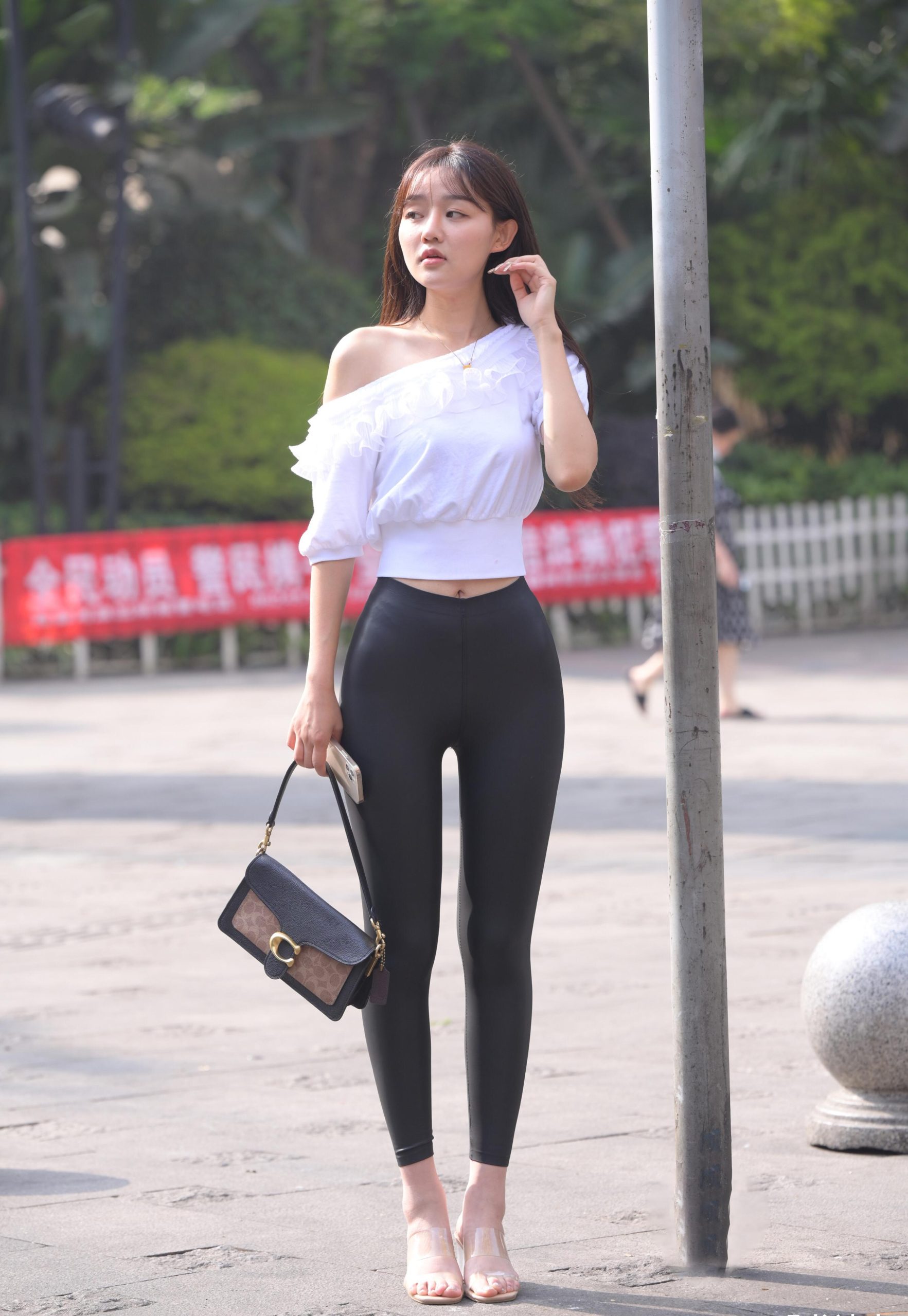 图片[5]-笑容非常甜美且治愈的皮裤女孩 J1945 751P1V-22.1GB-好看哟