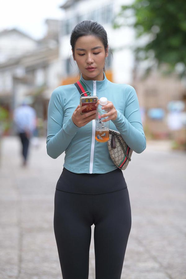 结束完了一天的瑜伽训练【254P】00011-好看哟