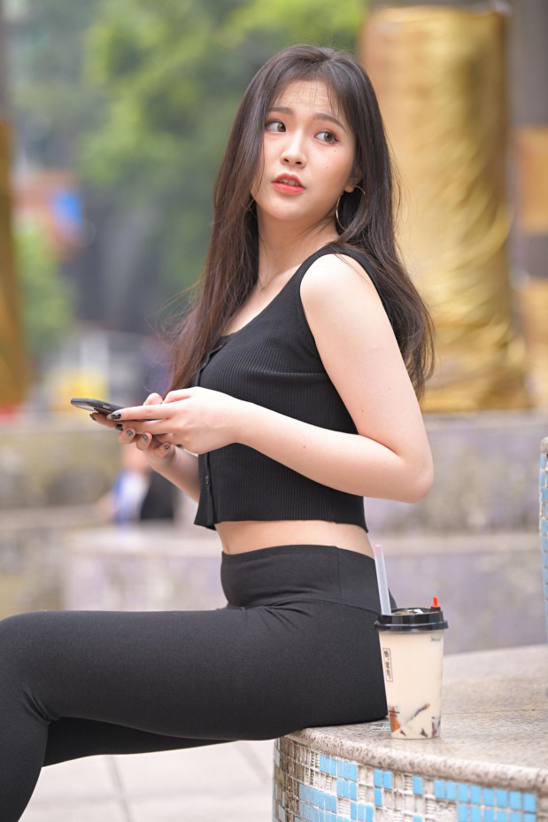 喝奶茶的黑色瑜伽裤长发姑娘【376P】00055-好看哟