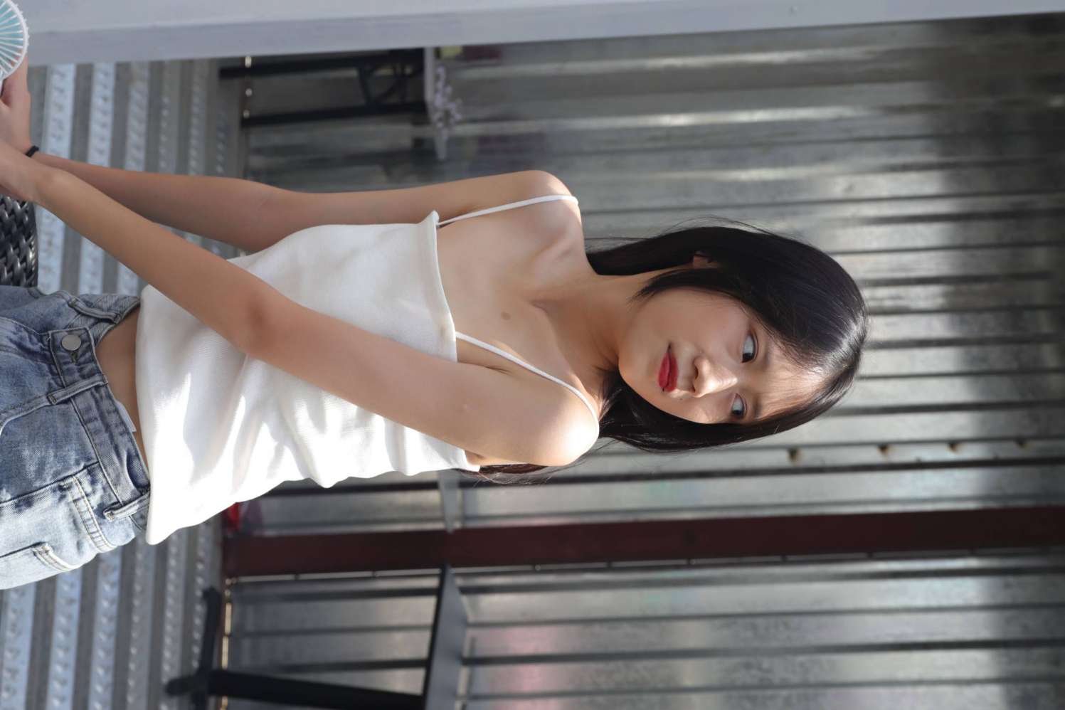 图片[7]-坐在草地上的长发女孩【172P】20012-好看哟