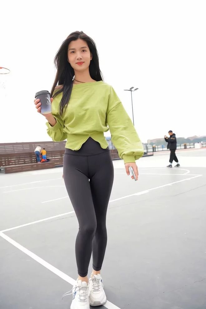 绿色瑜伽裤女孩很开心 J1519 1094P1V-27.6GB-好看哟