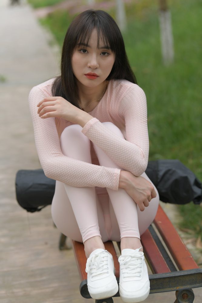 粉粉的瑜伽裤女孩太可爱了 J2090 854P1V-30.4GB-好看哟