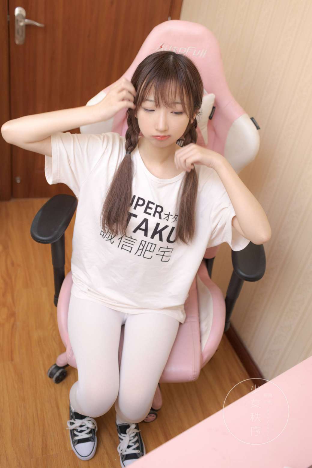 图片[2]-喜欢玩电竞的双马尾粉红女孩【65P】20026-好看哟