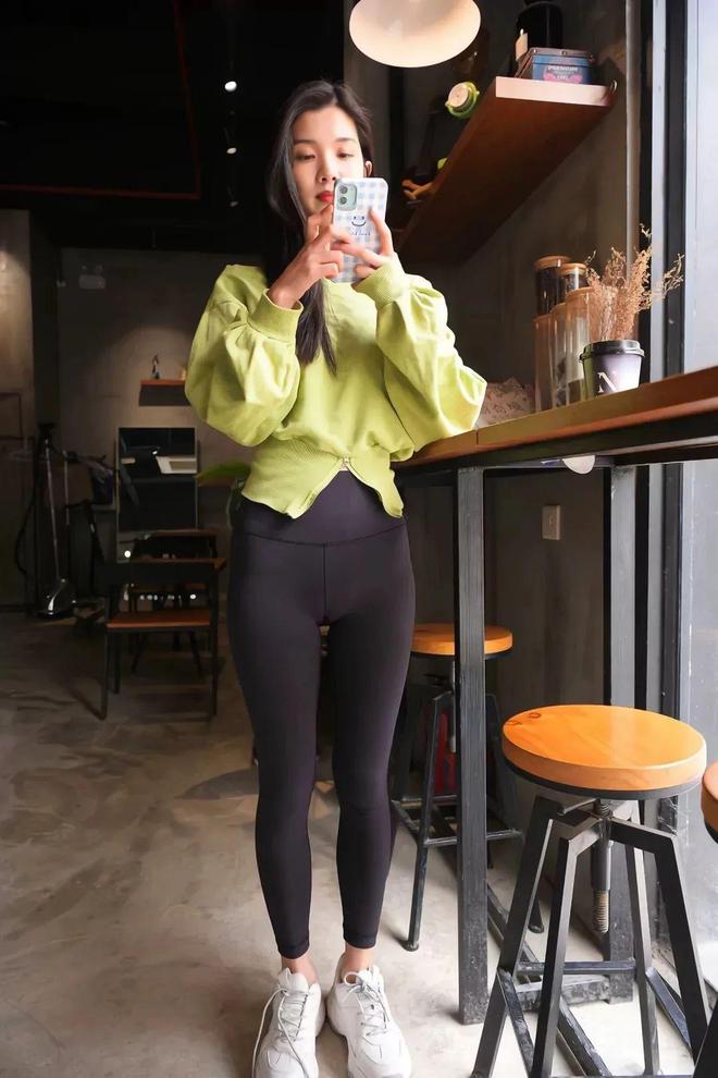 图片[5]-绿色瑜伽裤女孩很开心 J1519 1094P1V-27.6GB-好看哟