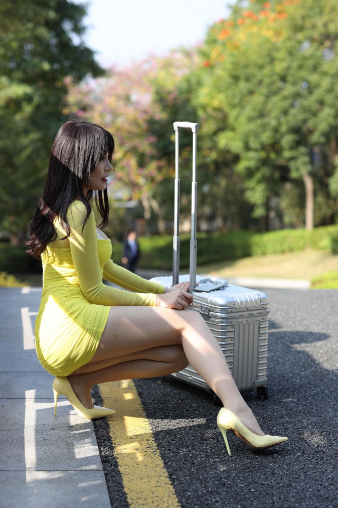 图片[5]-穿紧身裙的美丽姑娘要出去旅行了【419P】00046-好看哟