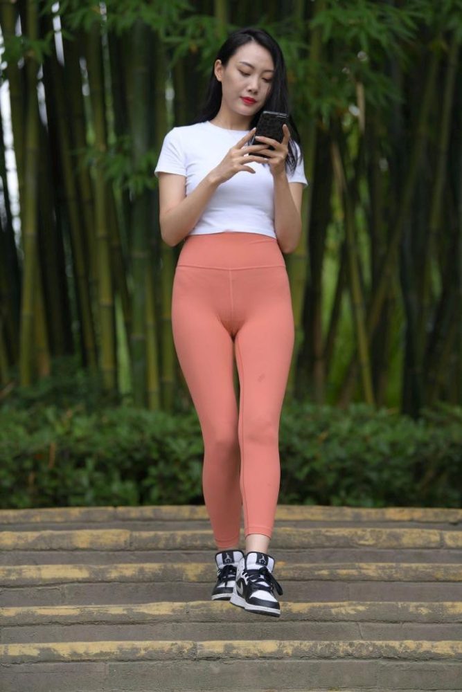 图片[1]-时尚的橘色瑜伽裤女人 J1935 496P1V-20.8GB-好看哟