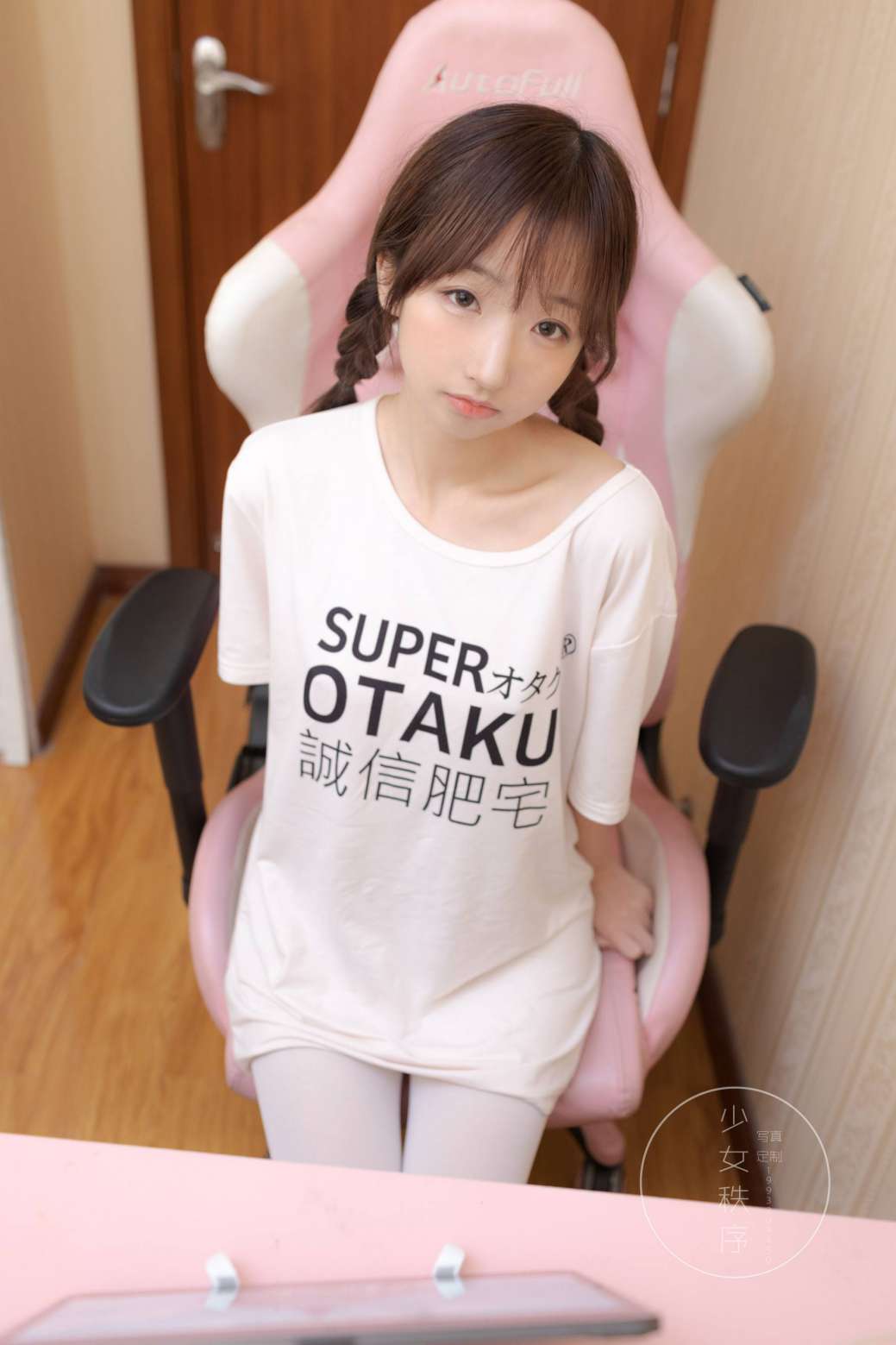 图片[5]-喜欢玩电竞的双马尾粉红女孩【65P】20026-好看哟