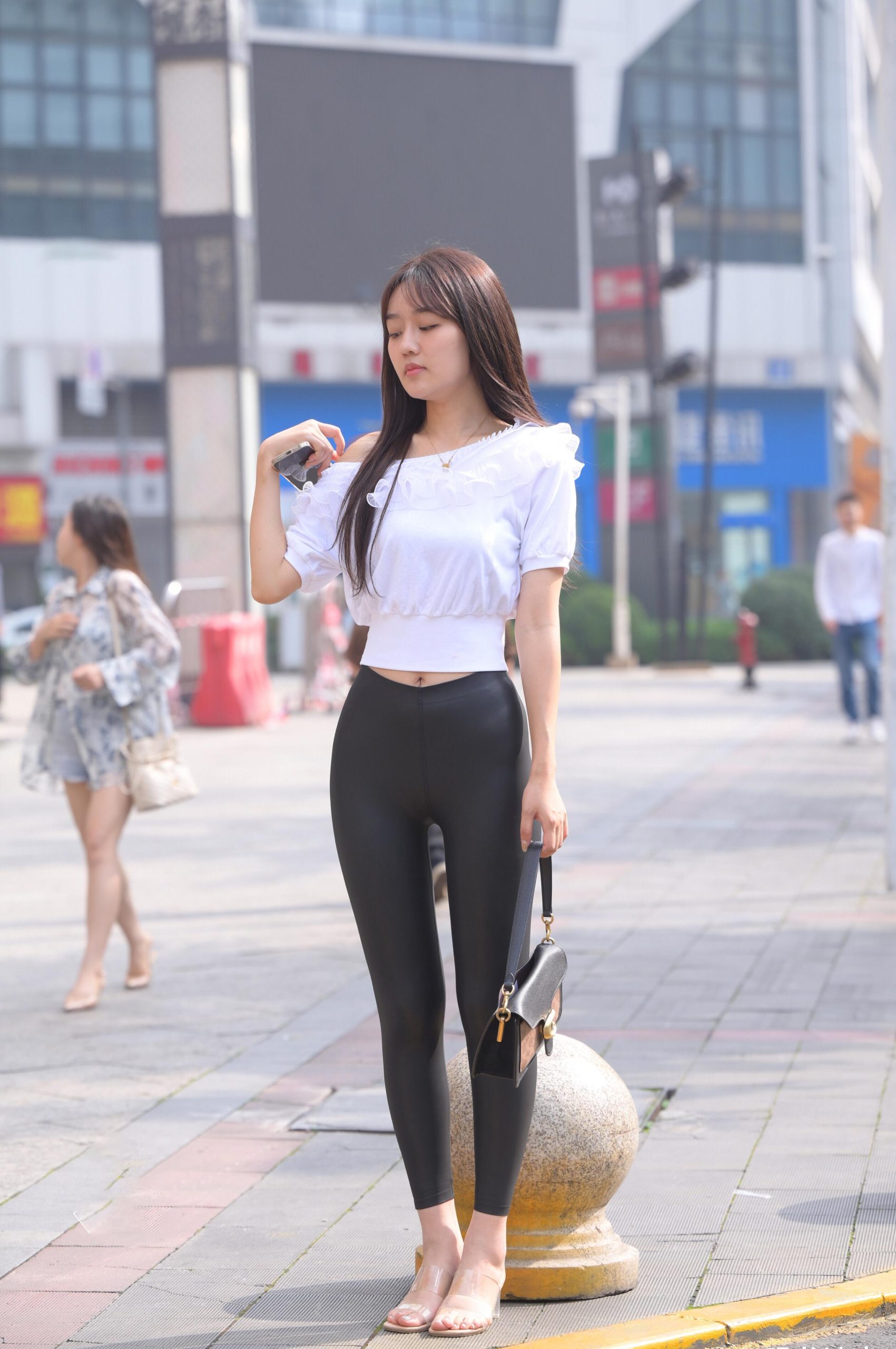 图片[4]-笑容非常甜美且治愈的皮裤女孩 J1945 751P1V-22.1GB-好看哟