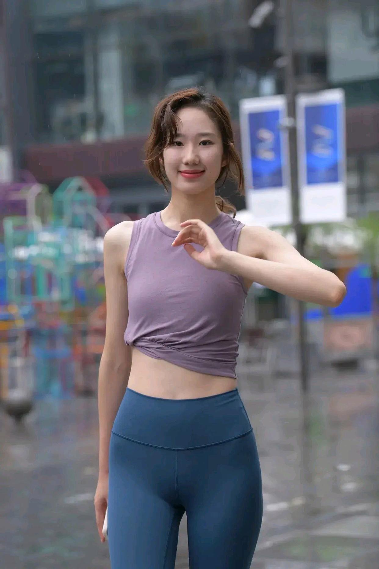 图片[2]-像刘亦菲的蓝色瑜伽裤姑娘J2234 552P1V-20.5GB-好看哟