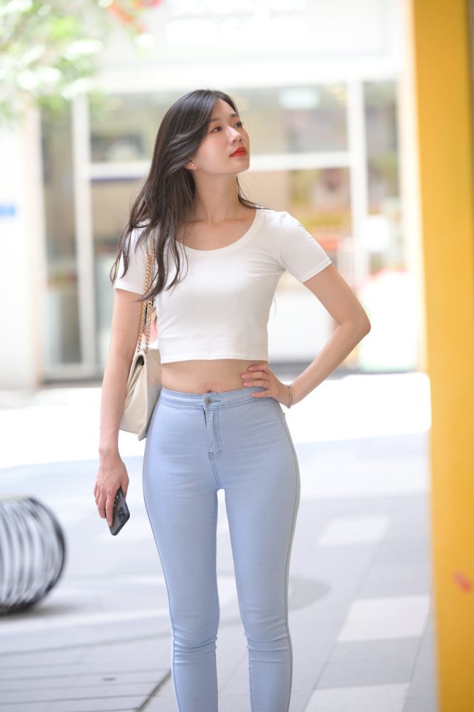 图片[2]-正在逛街的紧身牛仔裤女孩J1815 1112P1V-30.2GB-好看哟