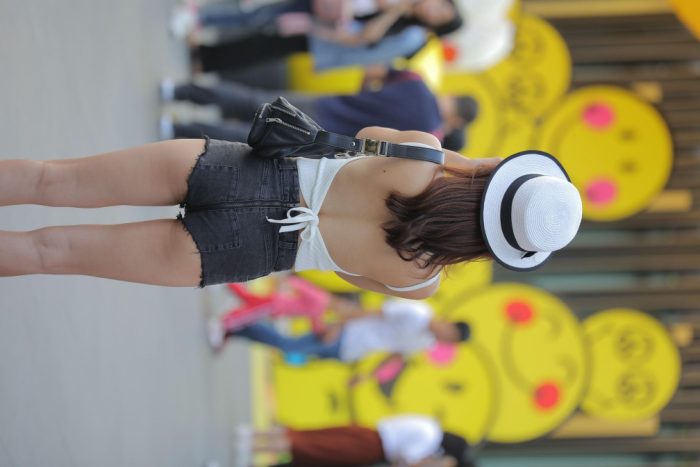 非常时尚阳光的牛仔热裤女孩【808P】00064-猫爪图