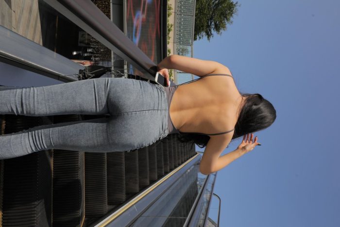 漂亮的紧身牛仔裤长发女孩【474P】00059-猫爪图