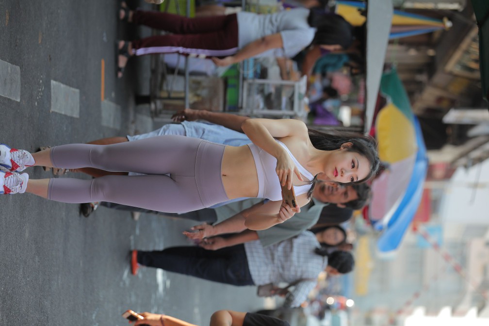 逛街的马尾辫瑜伽老师【556P】00016-好看哟