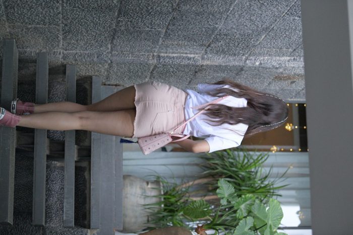 非常清纯甜美的短裙姑娘在逛街【458P】00052-猫爪图