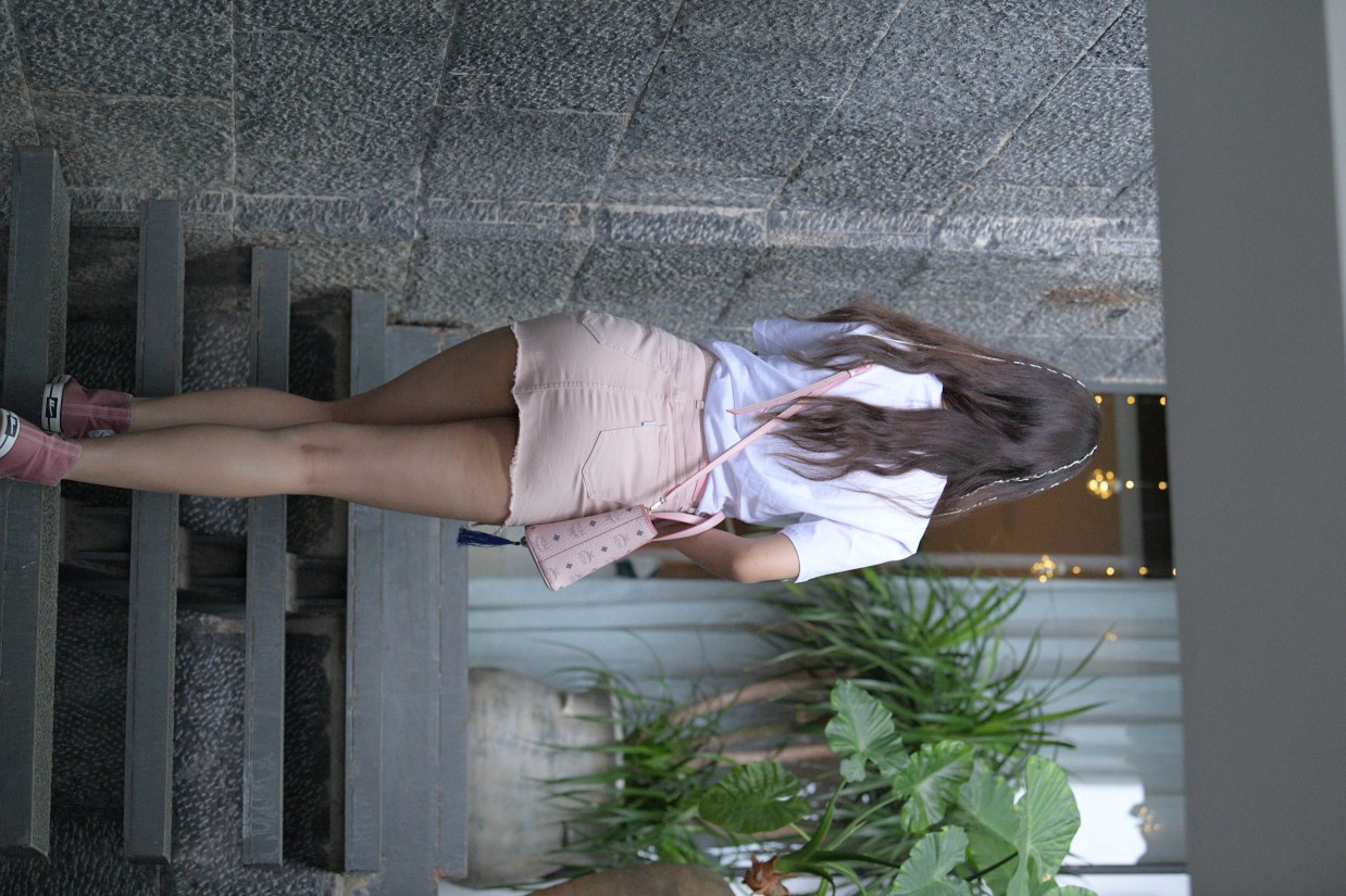 非常清纯甜美的短裙姑娘在逛街【458P】00052-好看哟