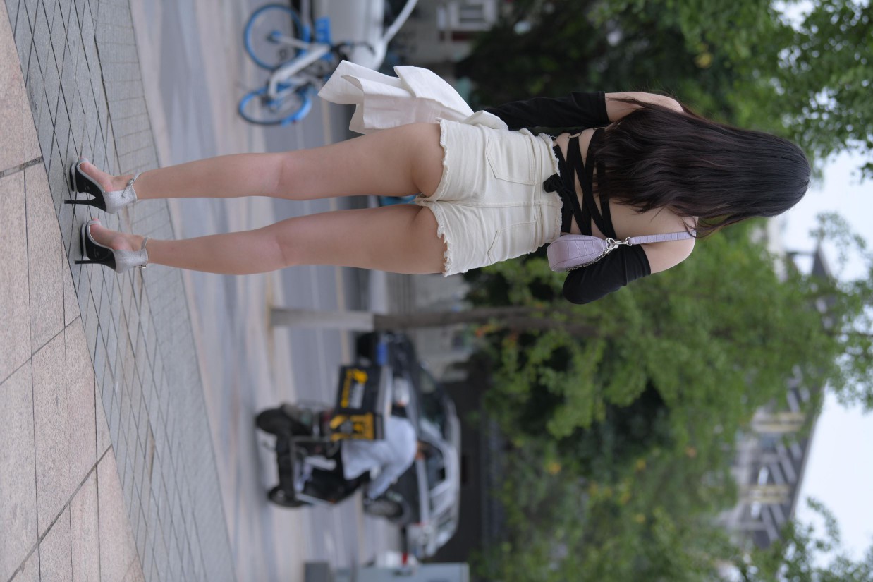 图片[5]-白色短裤的女生笑的很开心【177P】00035-好看哟