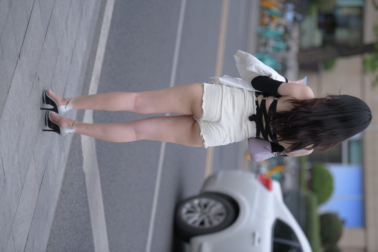 长发飘飘的白色热裤美丽女孩【49P】00029-好看哟