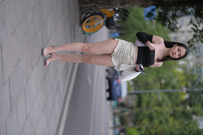 长发飘飘的白色热裤美丽女孩【49P】00029-猫爪图