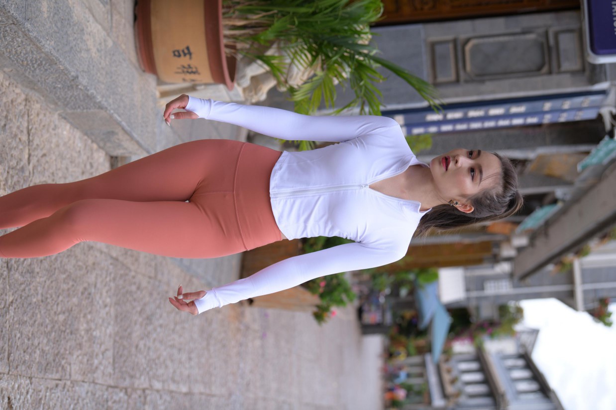 图片[8]-橙色瑜伽裤的高马尾姑娘【615P】00051-好看哟