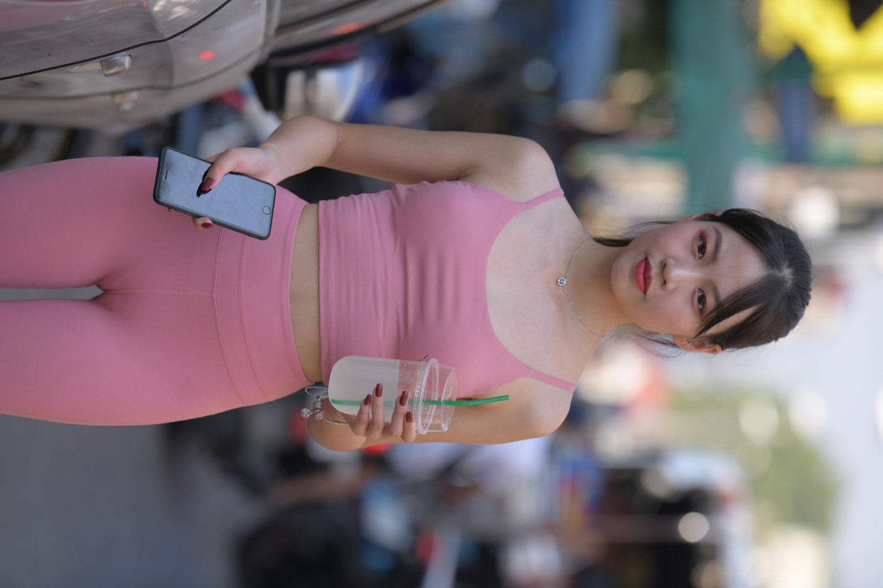 图片[5]-粉色的甜美瑜伽裤女孩在逛街【372P】00057-好看哟