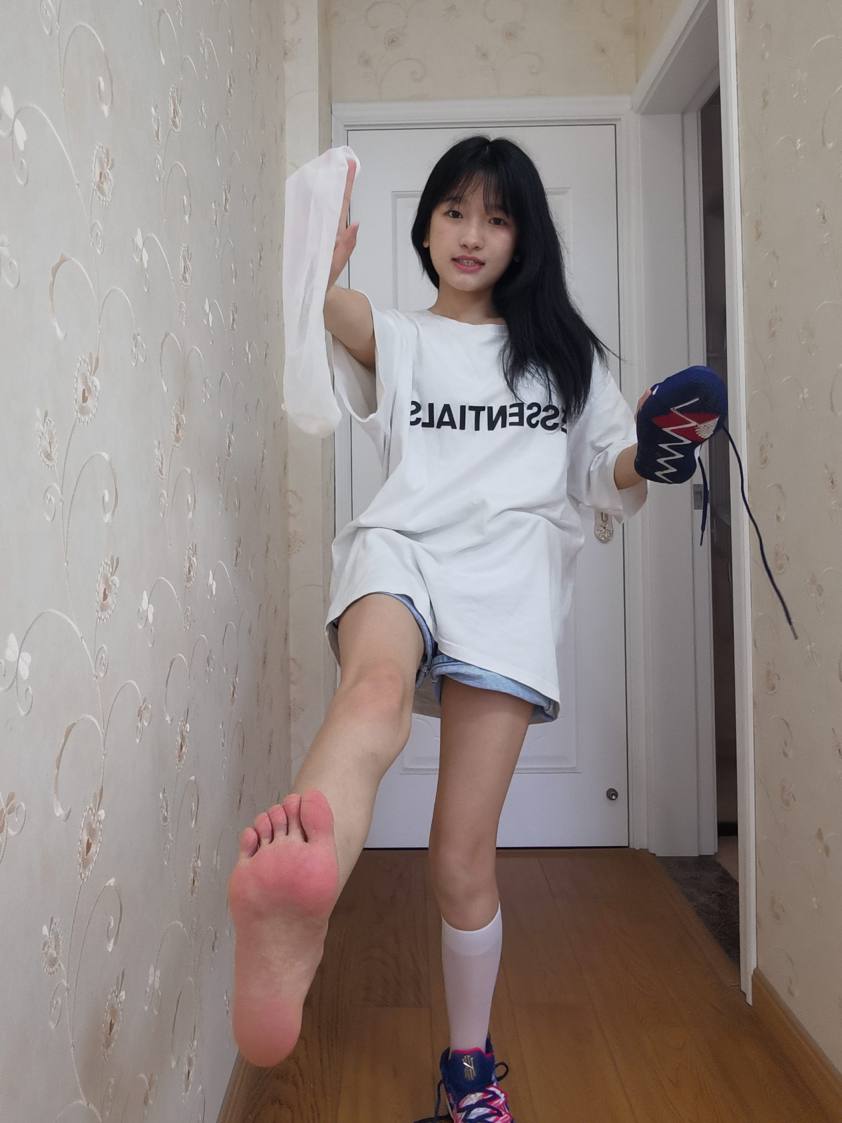 调皮的白袜女孩【149P】20017-好看哟