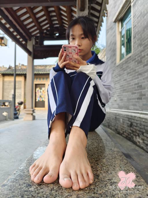 图片[4]-【免费】专心致志玩手机的女孩【42P】20028-好看哟