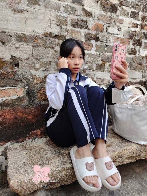 图片[6]-【免费】专心致志玩手机的女孩【42P】20028-好看哟