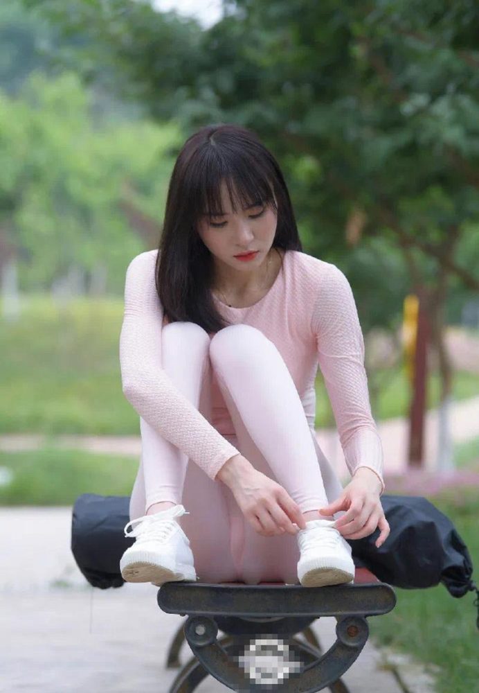 图片[4]-粉粉的瑜伽裤女孩太可爱了 J2090 854P1V-30.4GB-好看哟