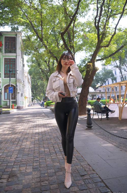 图片[2]-戴眼镜的皮裤女孩 J1473 1046P2V-35.5GB-好看哟