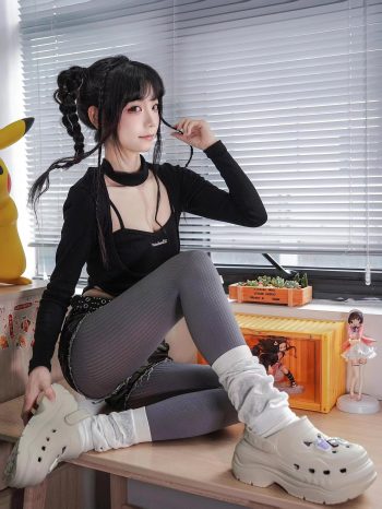 图片[9]-牛仔热裤+灰丝姑娘玩自拍-好看哟