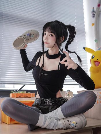 图片[10]-牛仔热裤+灰丝姑娘玩自拍-好看哟