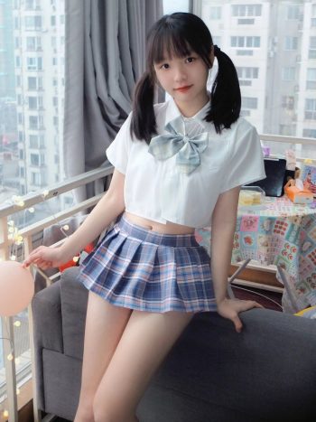 图片[7]-网格丝袜的清纯双马尾小姑娘-好看哟