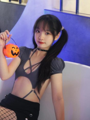 图片[5]-网格丝袜的清纯双马尾小姑娘-好看哟