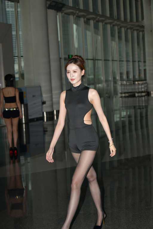 P3066 黑色连体衣【78P】-猫爪图