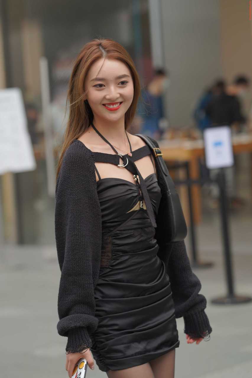 图片[2]-褶皱黑裙 【90P】-猫爪图